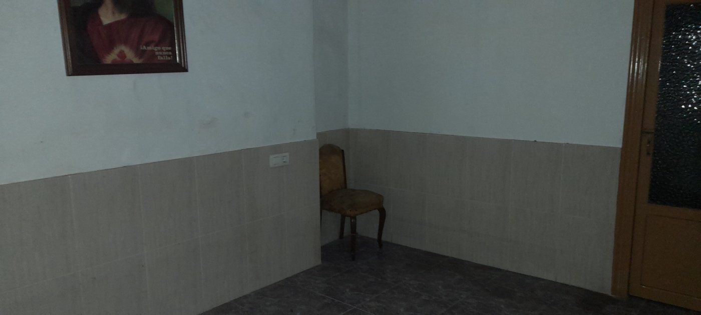 property image #3
