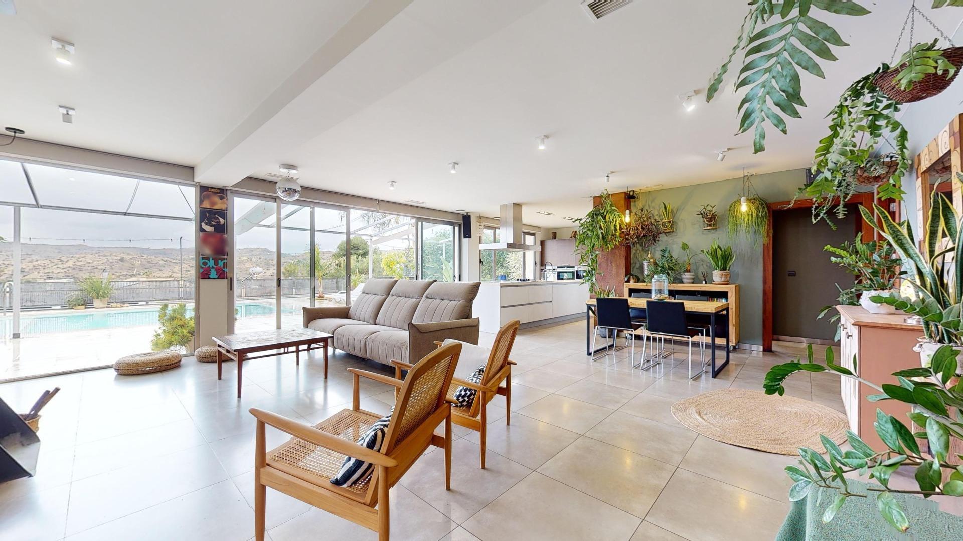 property image #1