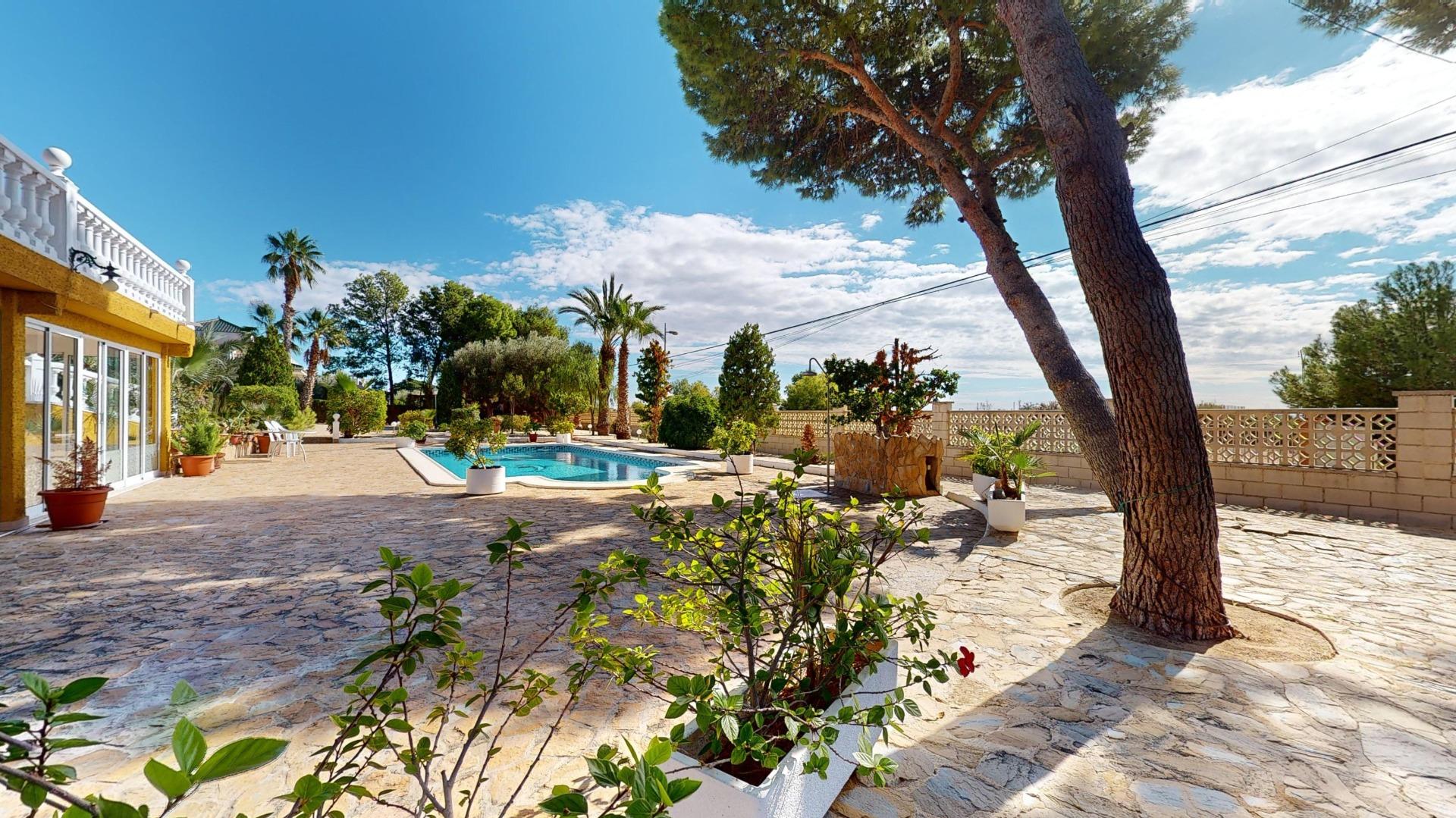 property image #1