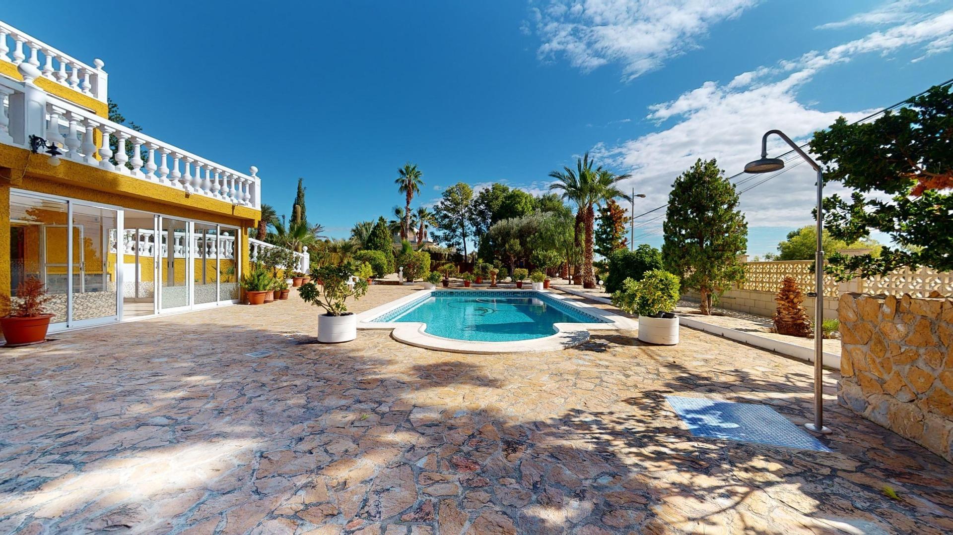 property image #2