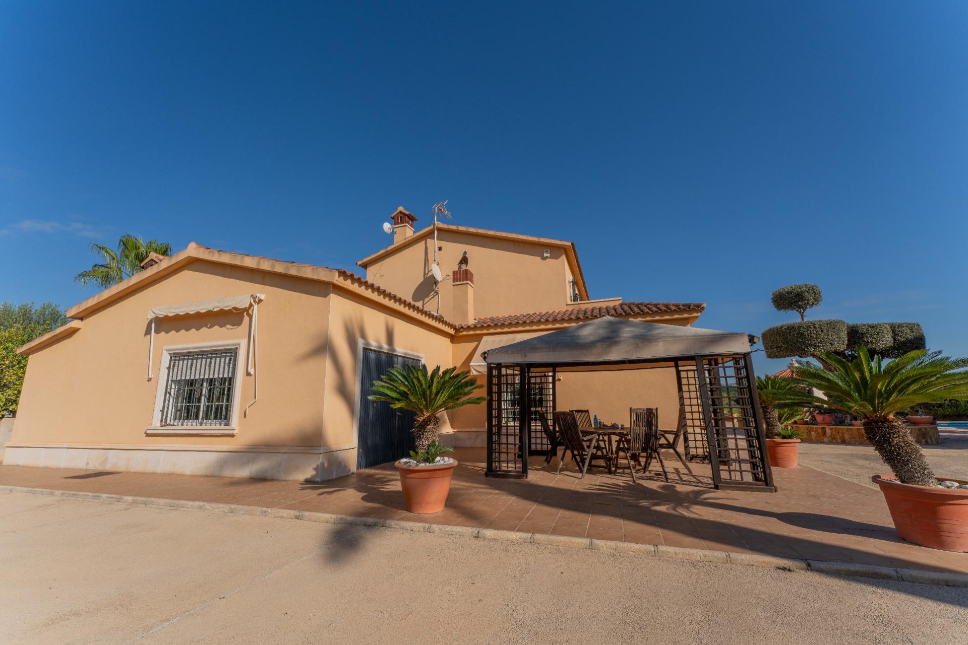 property image #3