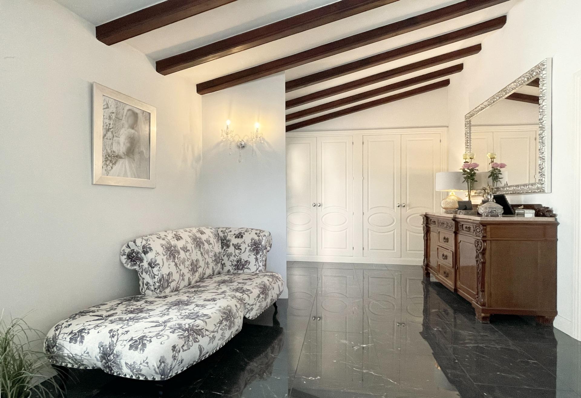 property image #3