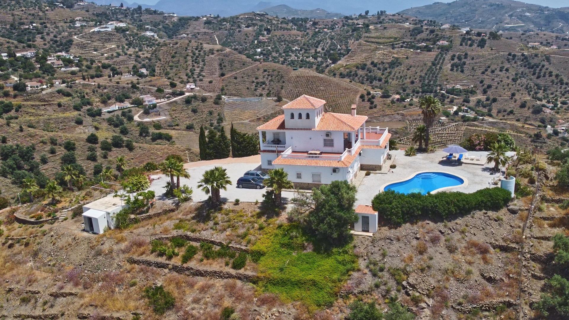 property image #3