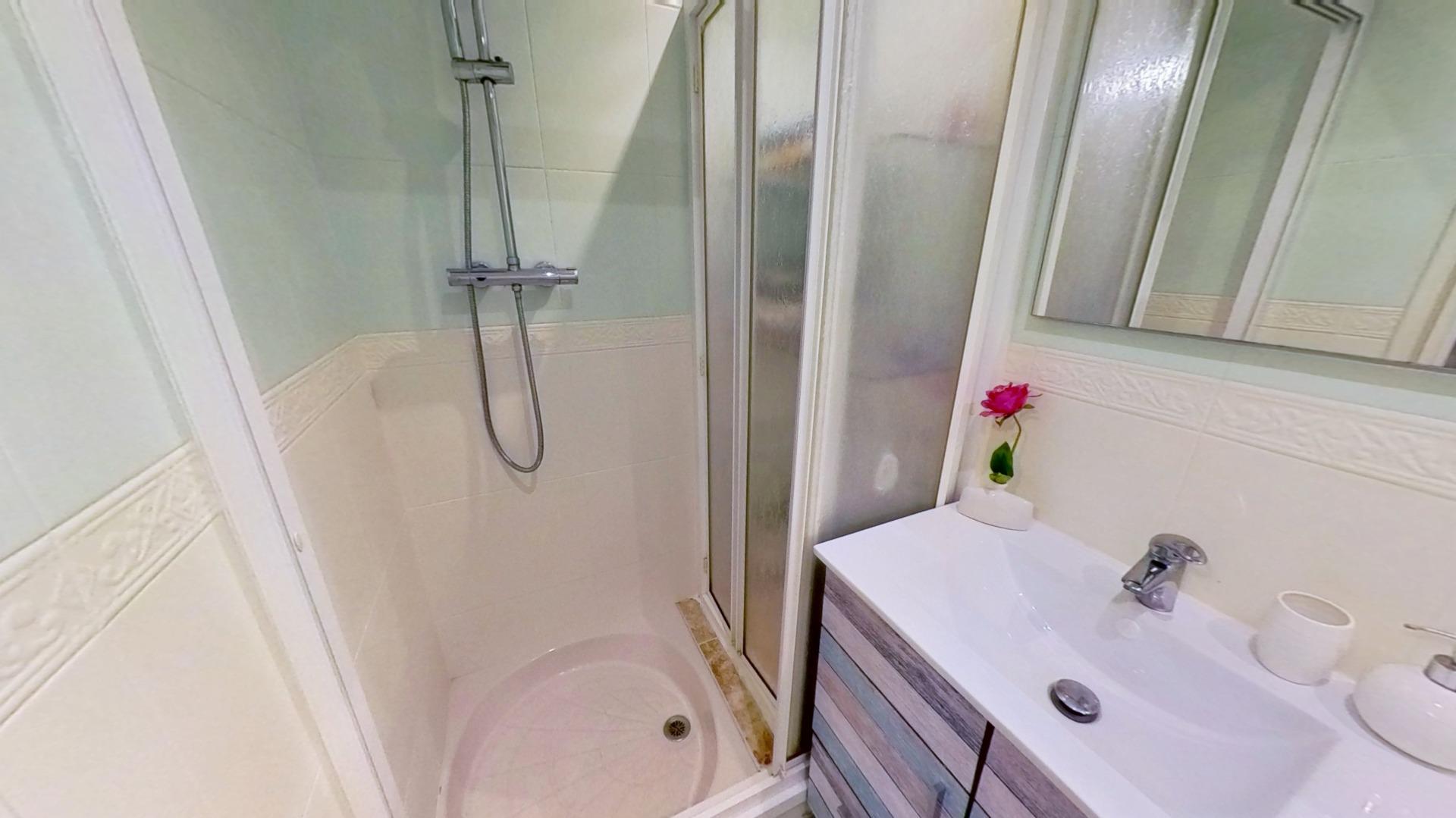 property image #3