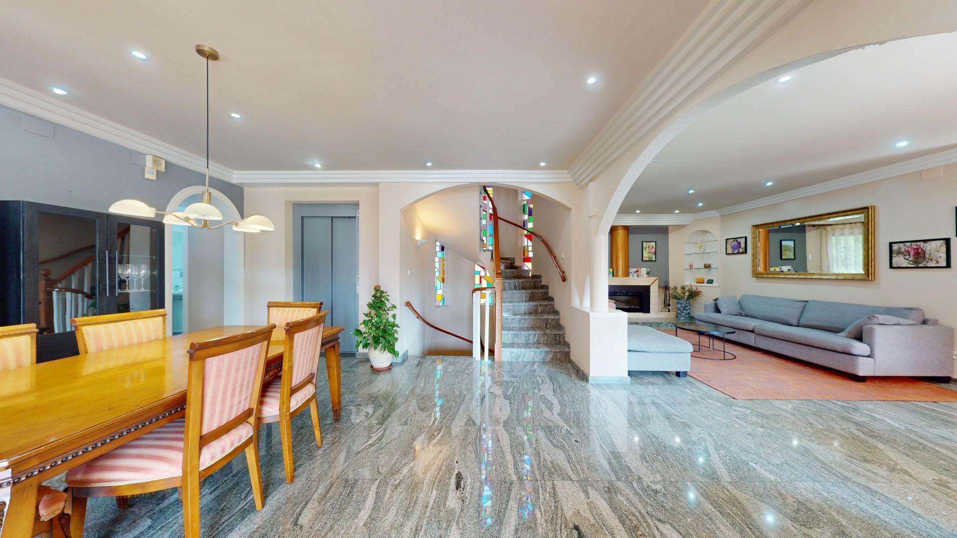 property image #3
