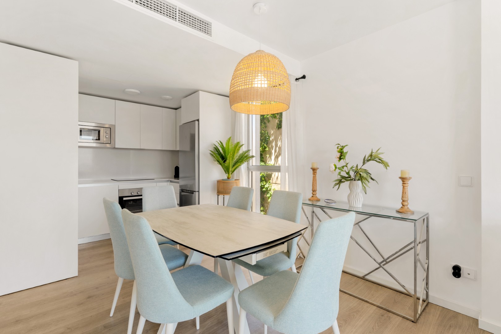 property image #3