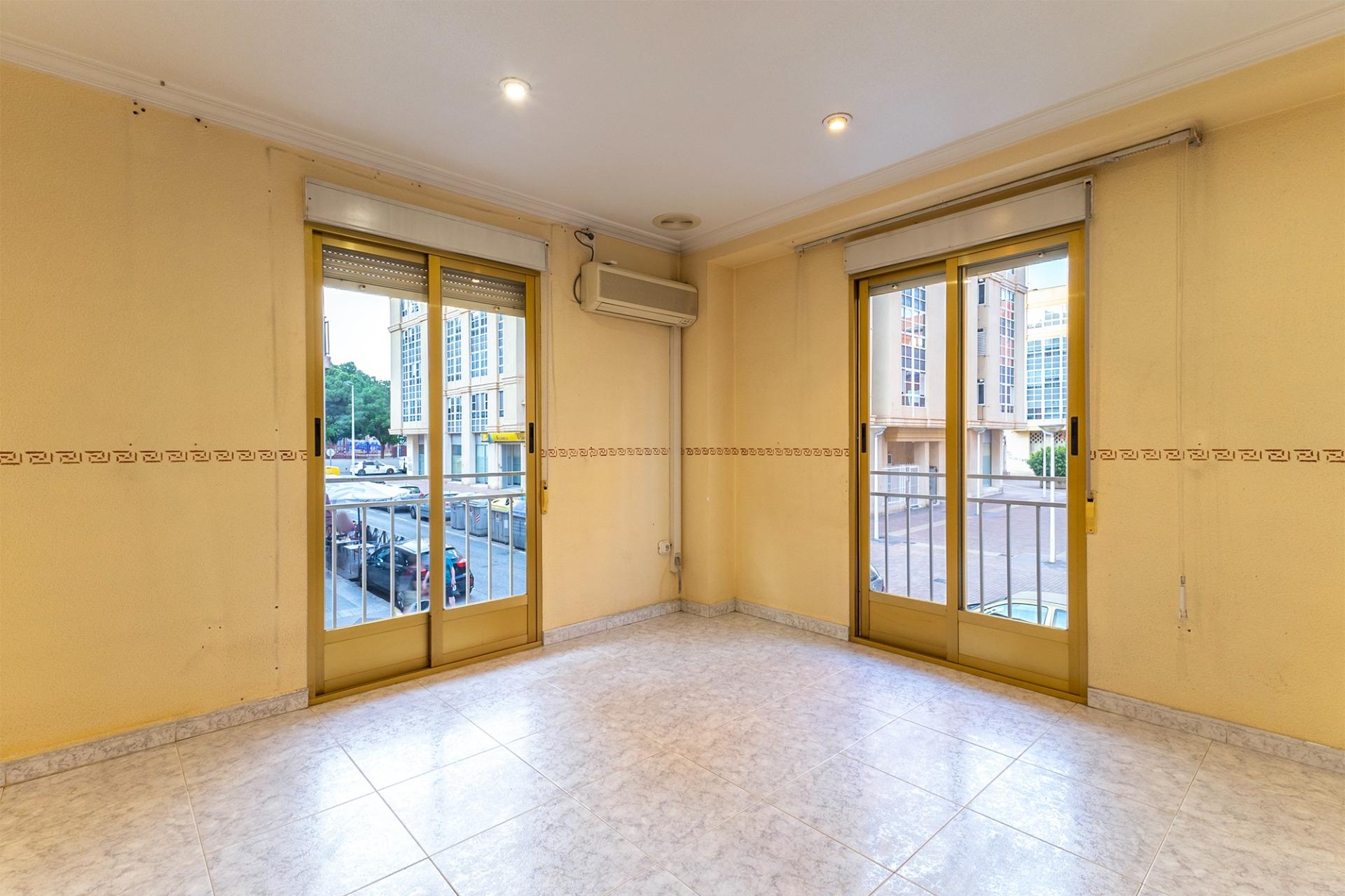 property image #3