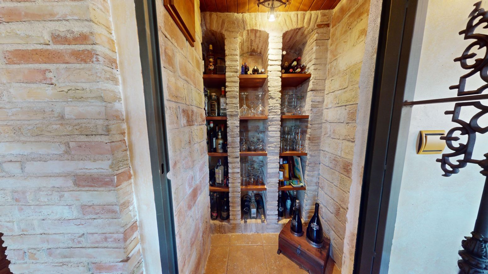 property image #3