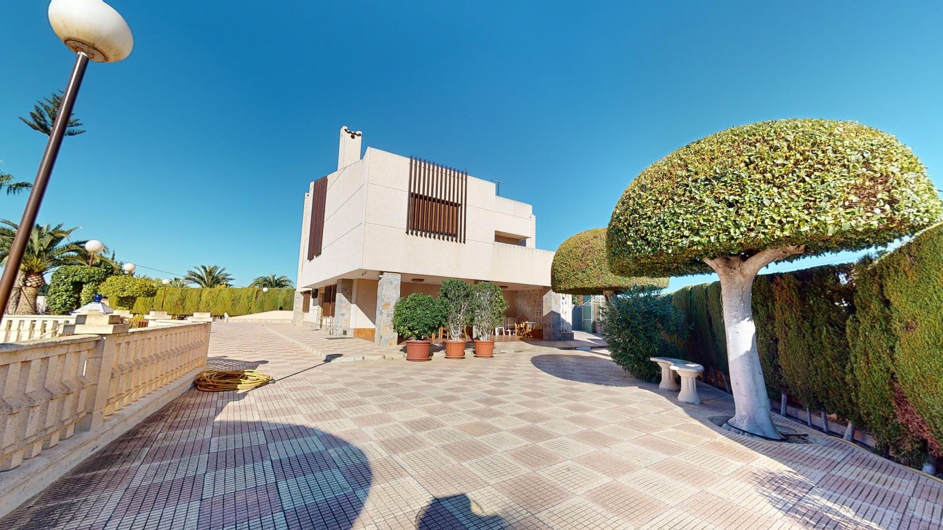 property image #0