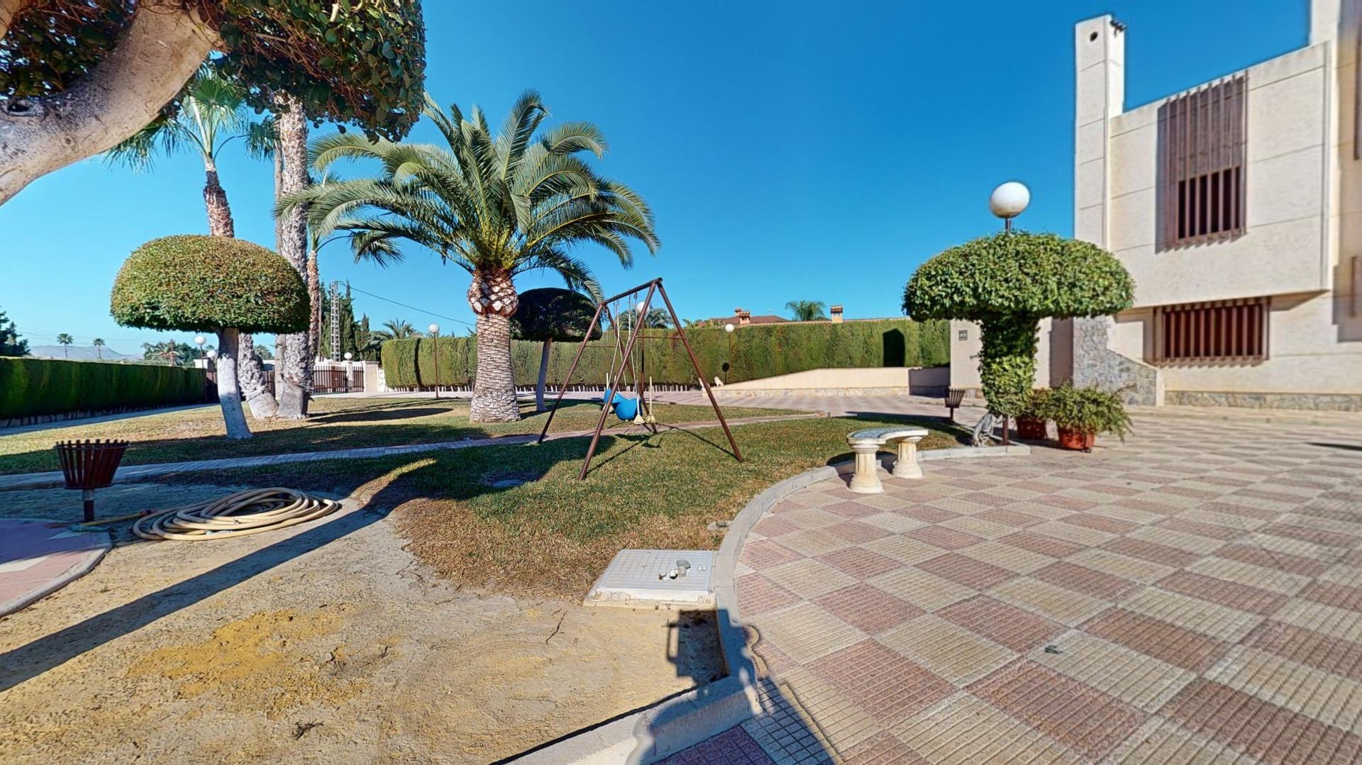 property image #3