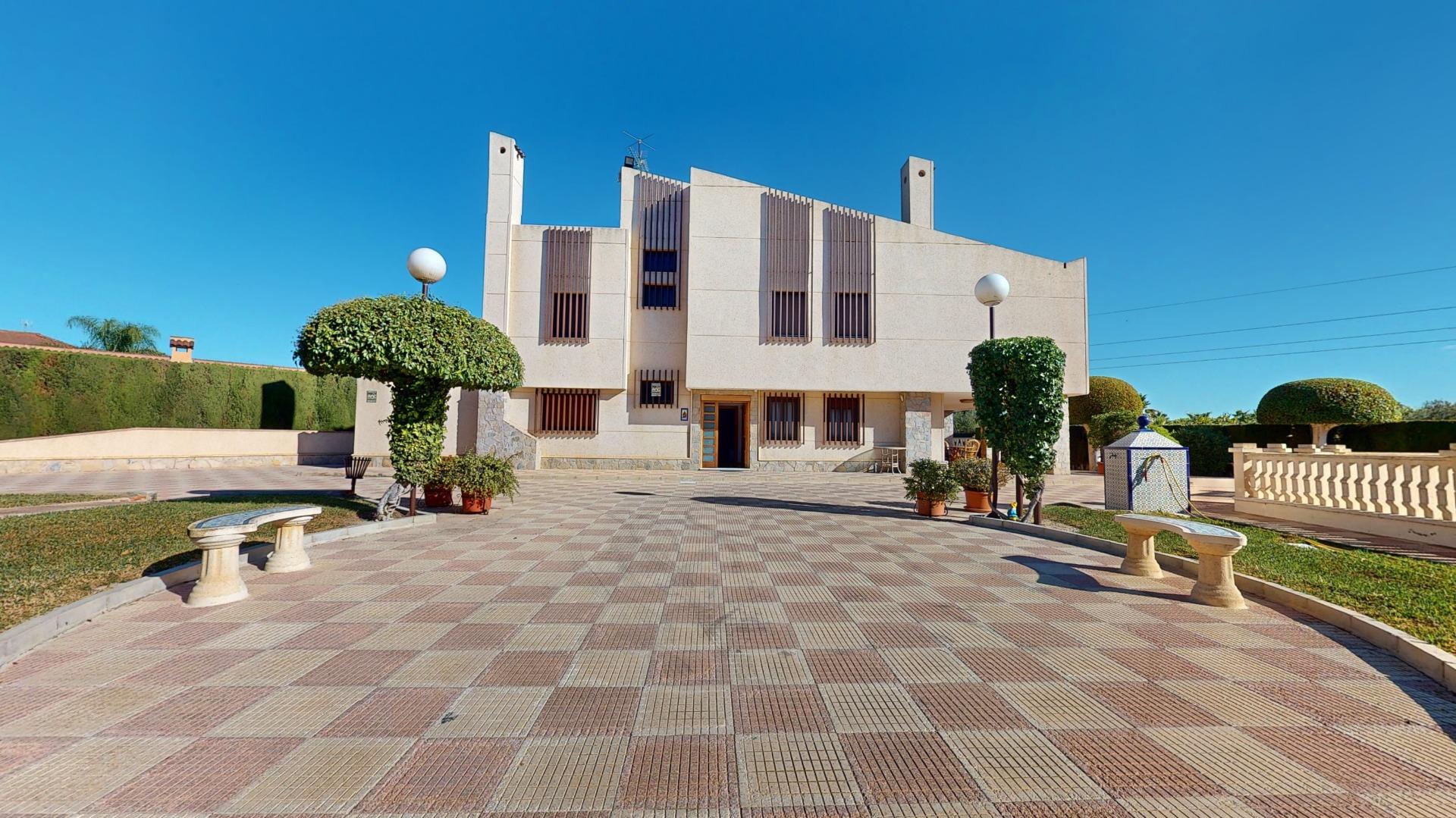 property image #4