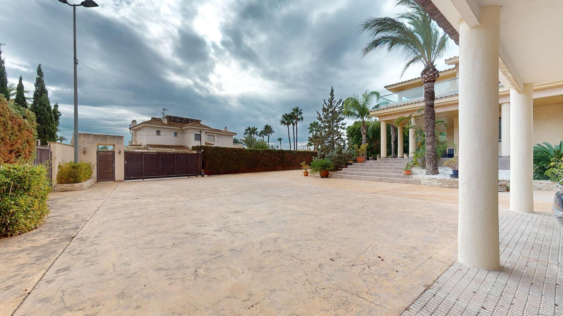 property image #4