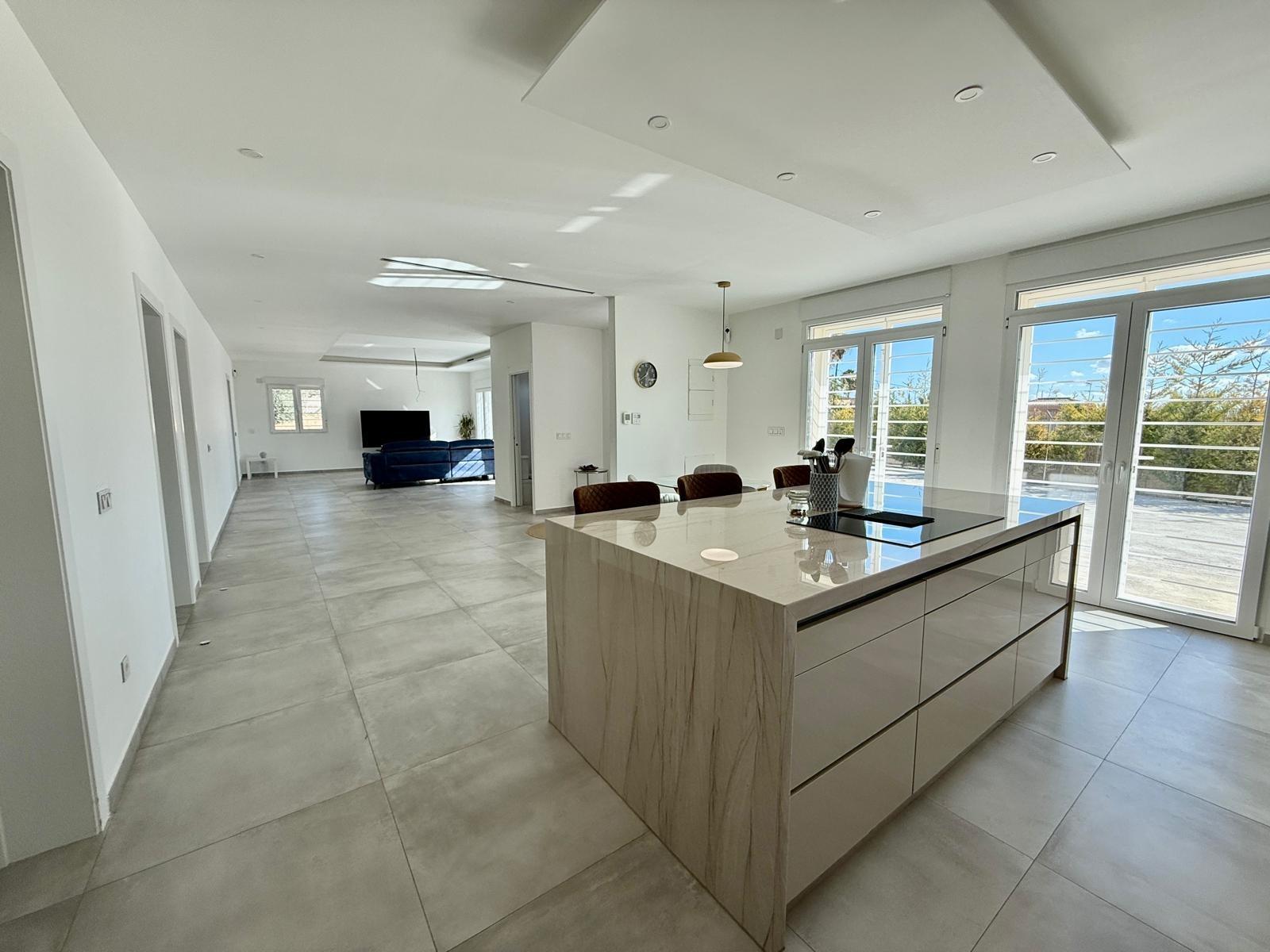 property image #3