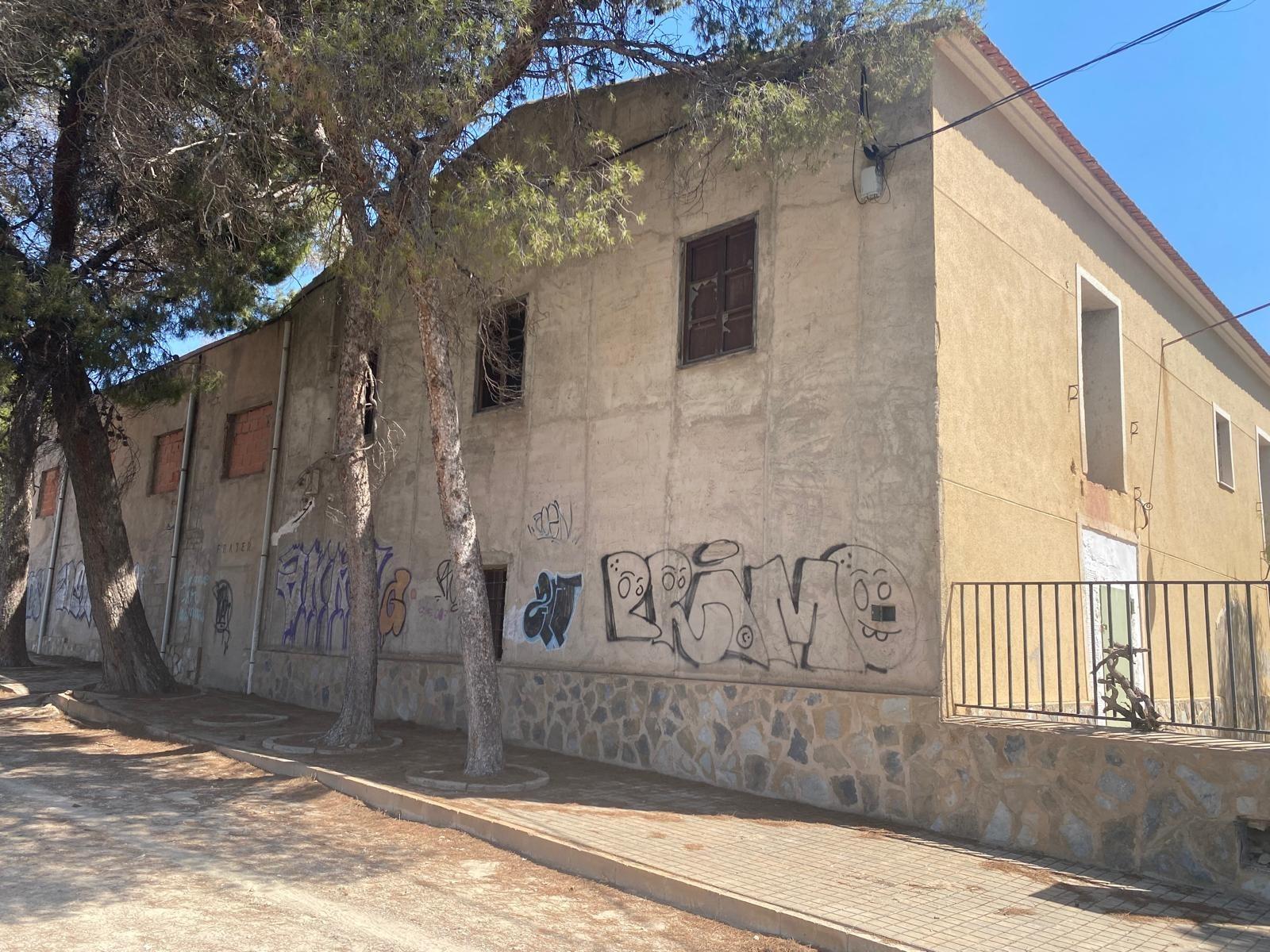 property image #3