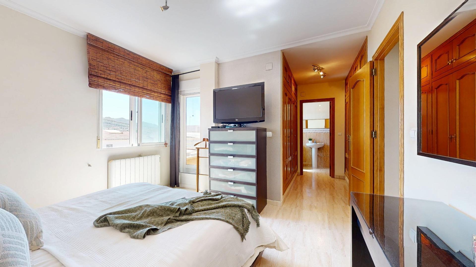 property image #0