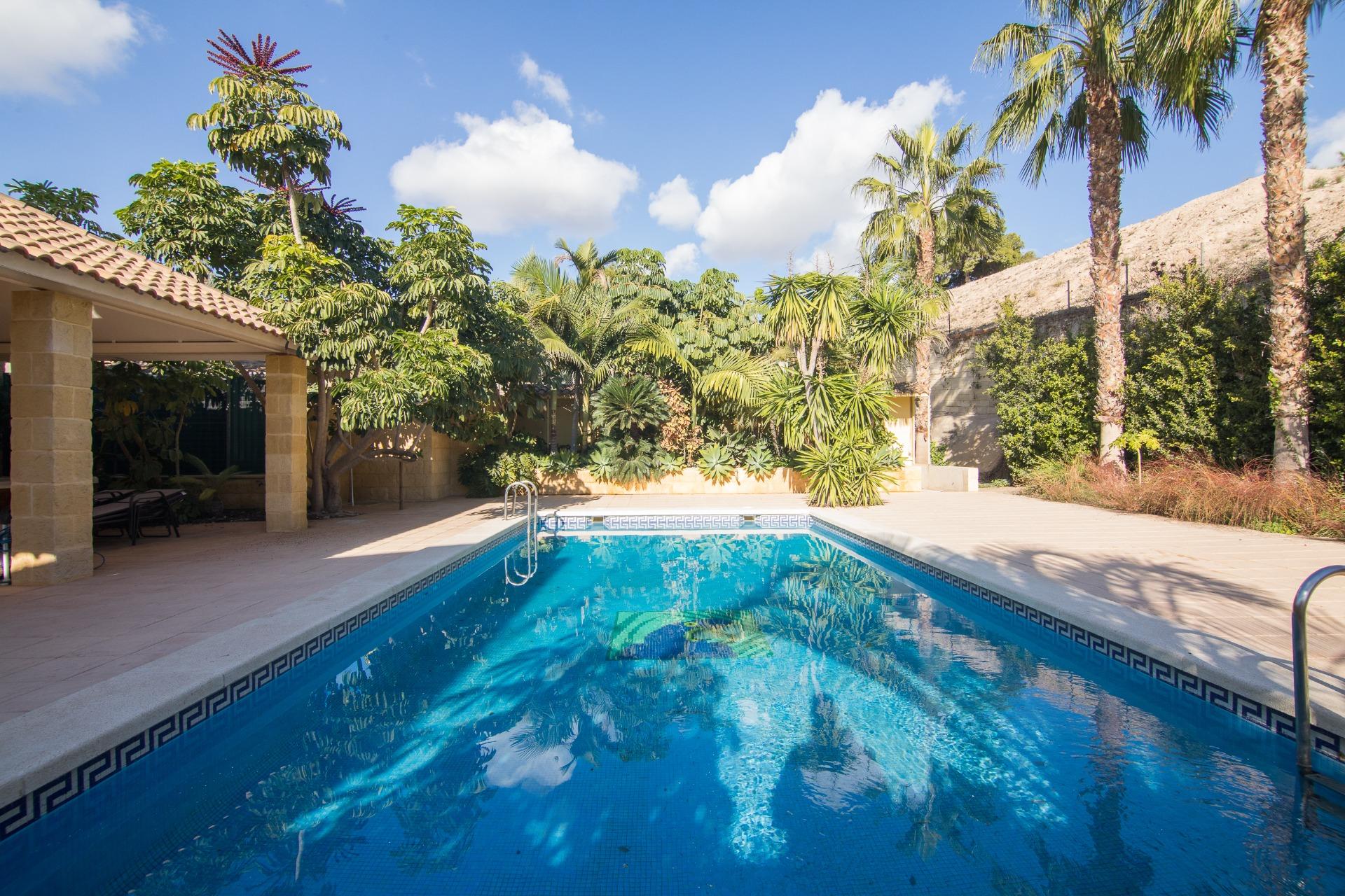 property image #3
