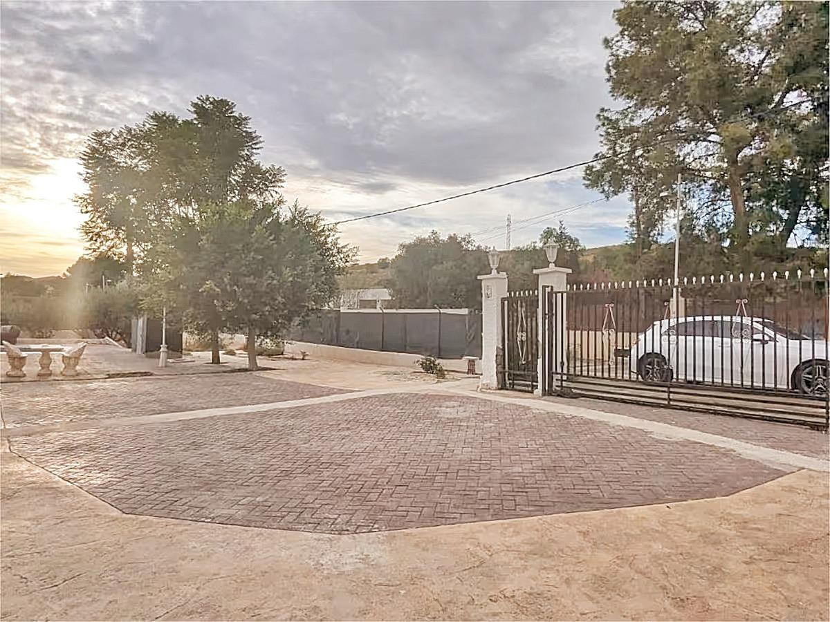 property image #3
