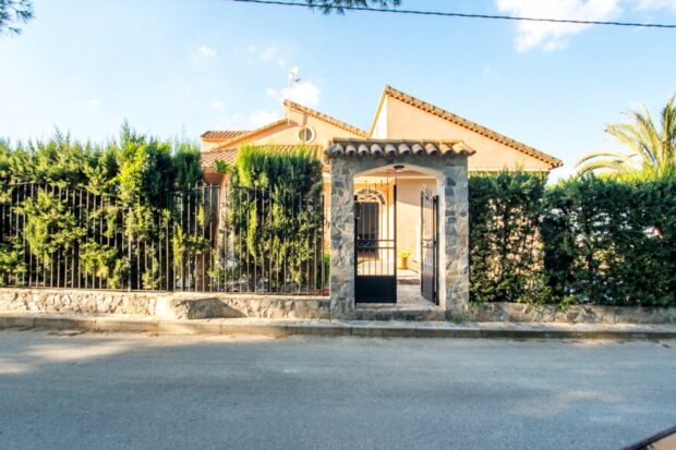 property image #3