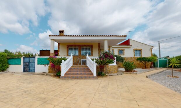 property image #3