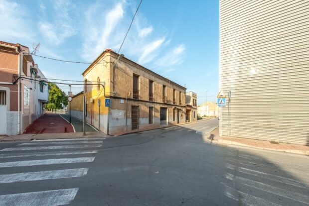 property image #1