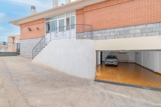 property image #3