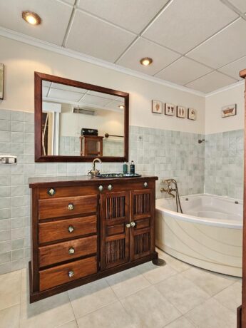 property image #3