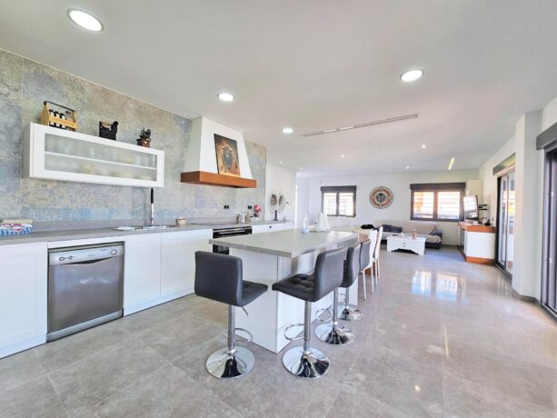 property image #2