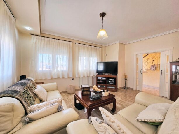 property image #3
