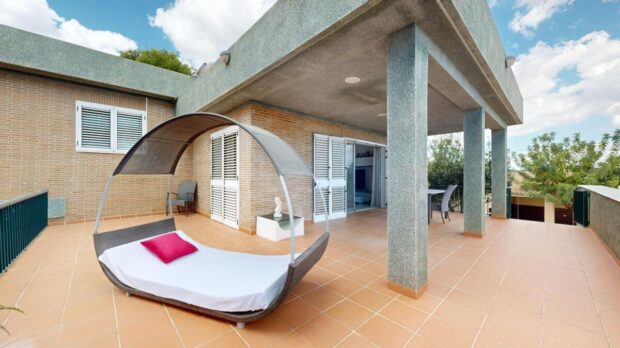property image #3