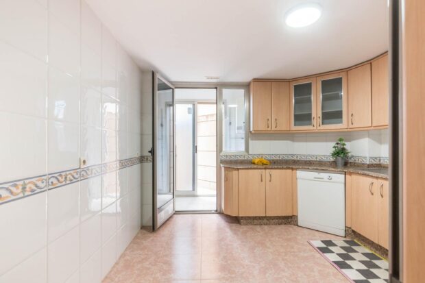 property image #3