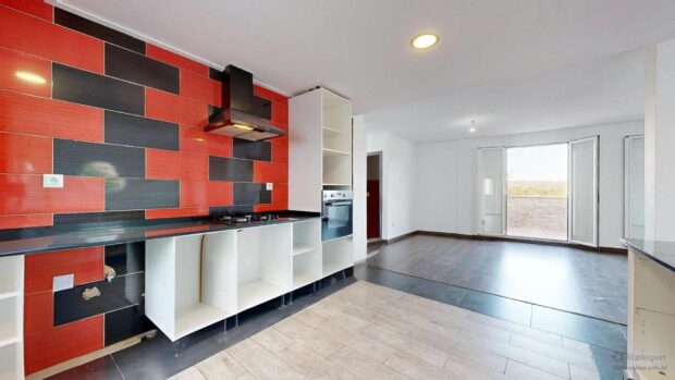 property image #3