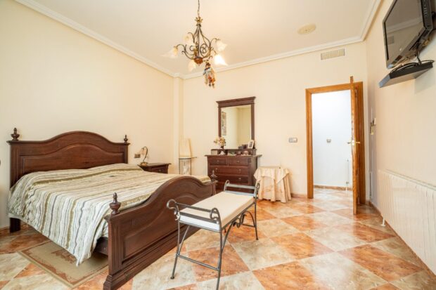 property image #2