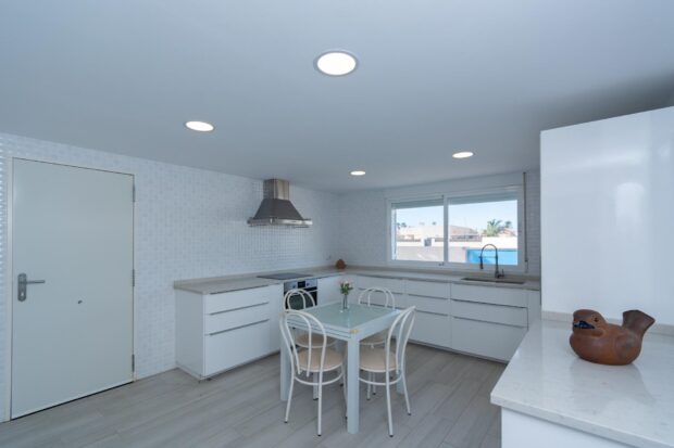 property image #3