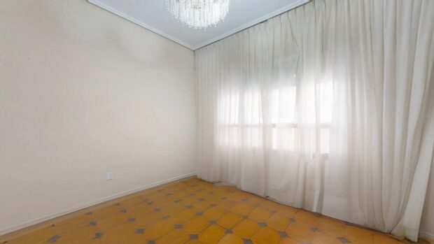 property image #3