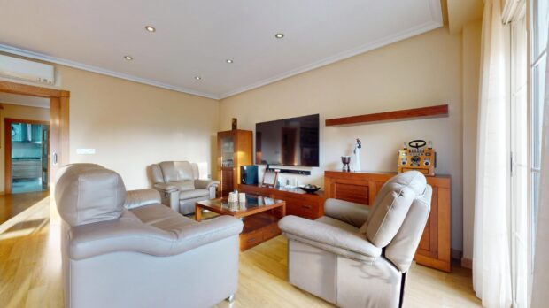 property image #3