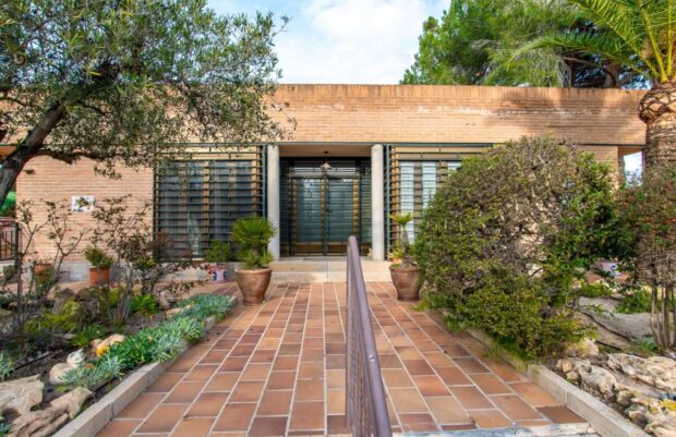 property image #1