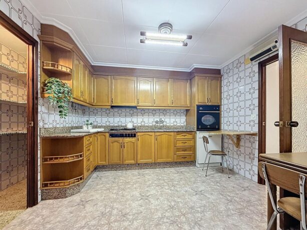 property image #3