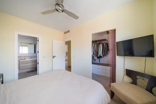 property image #3