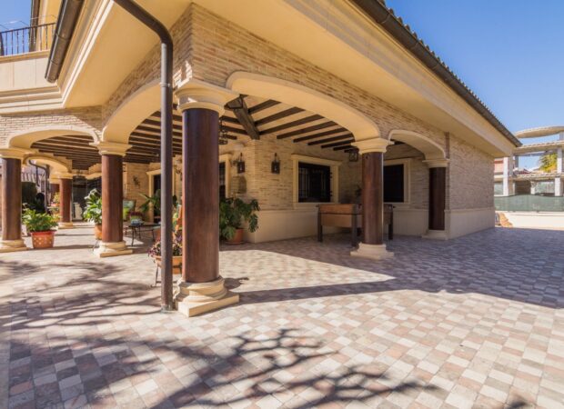 property image #3