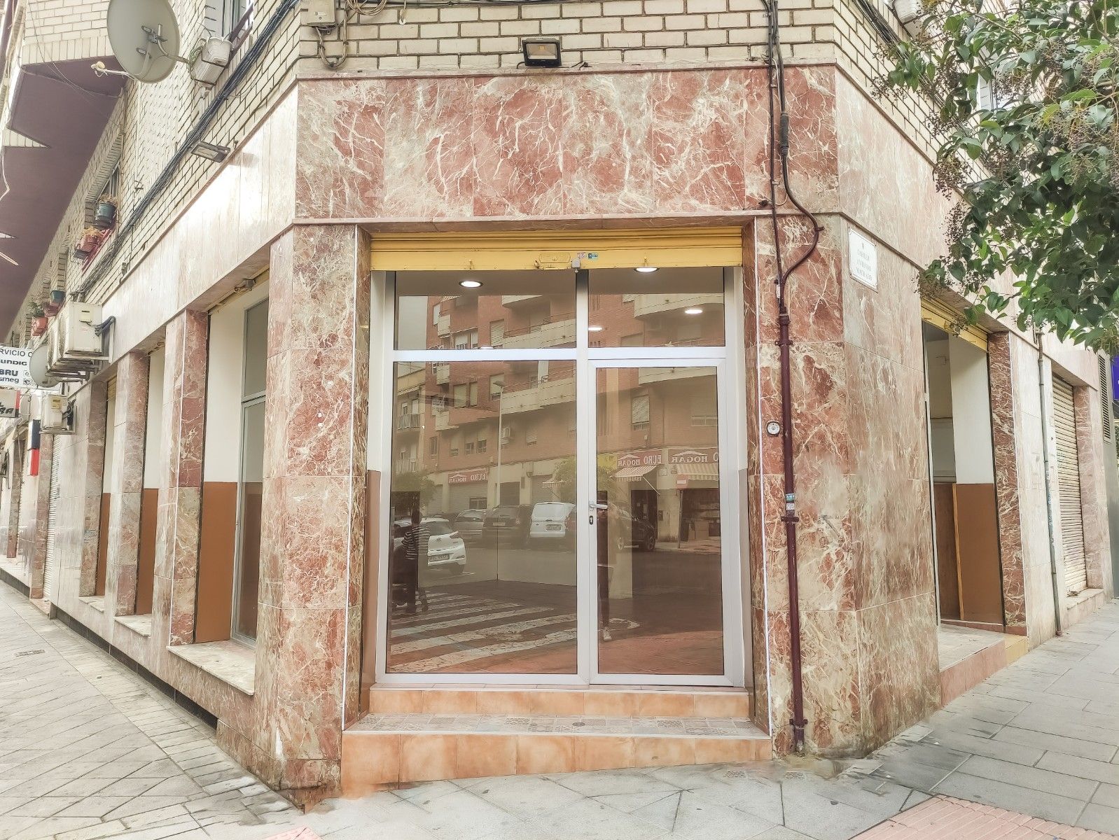 property image #3