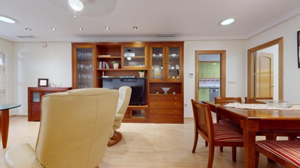 property image #3