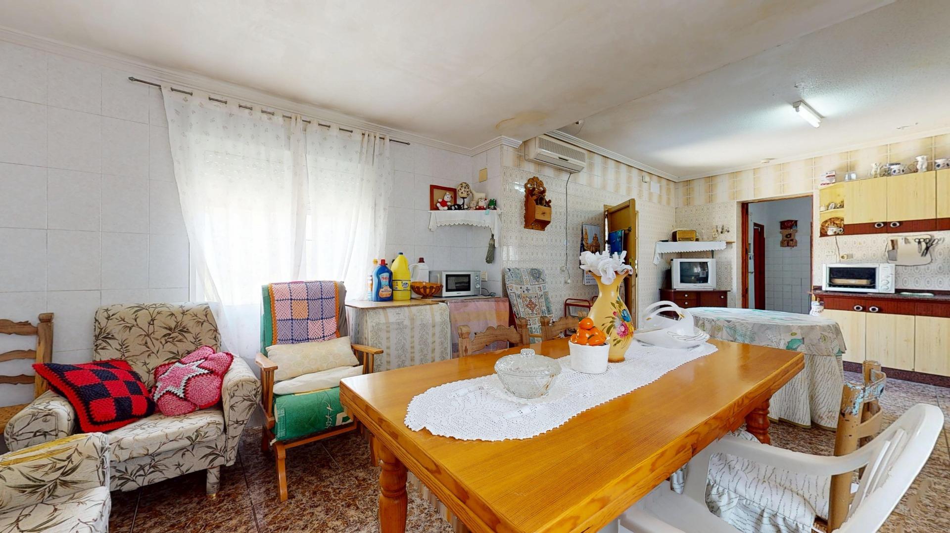 property image #3