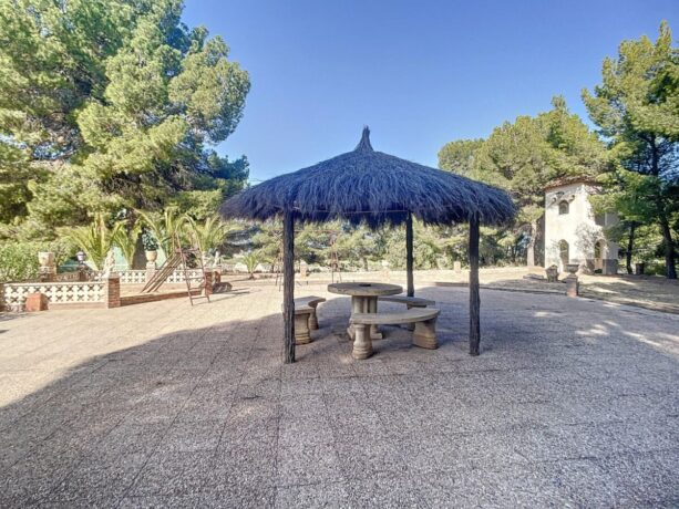property image #3