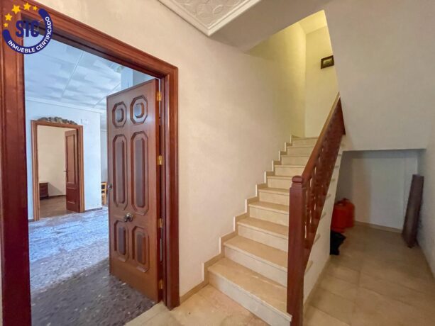 property image #3