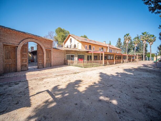 property image #3