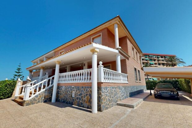 property image #3