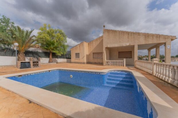 property image #3