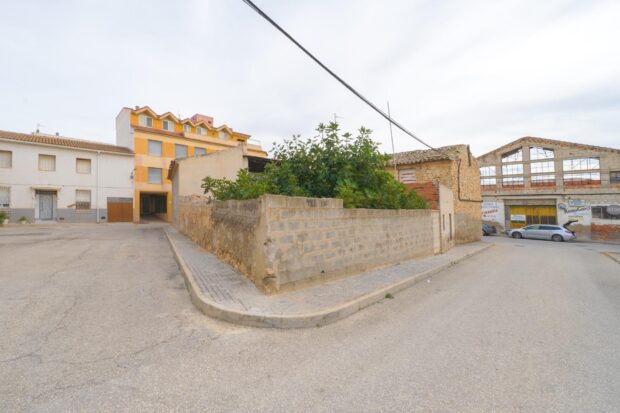 property image #3