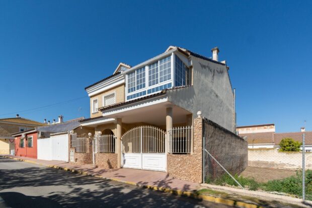 property image #0