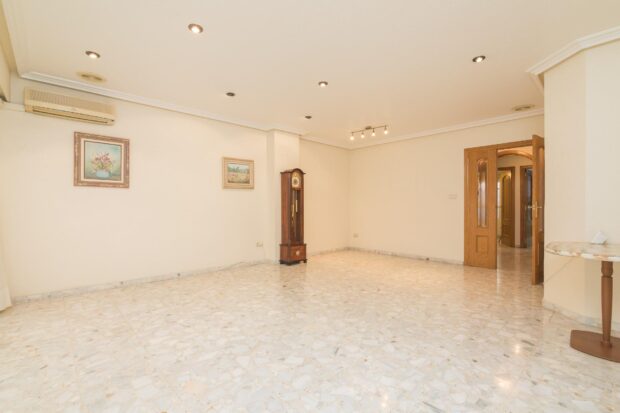 property image #3